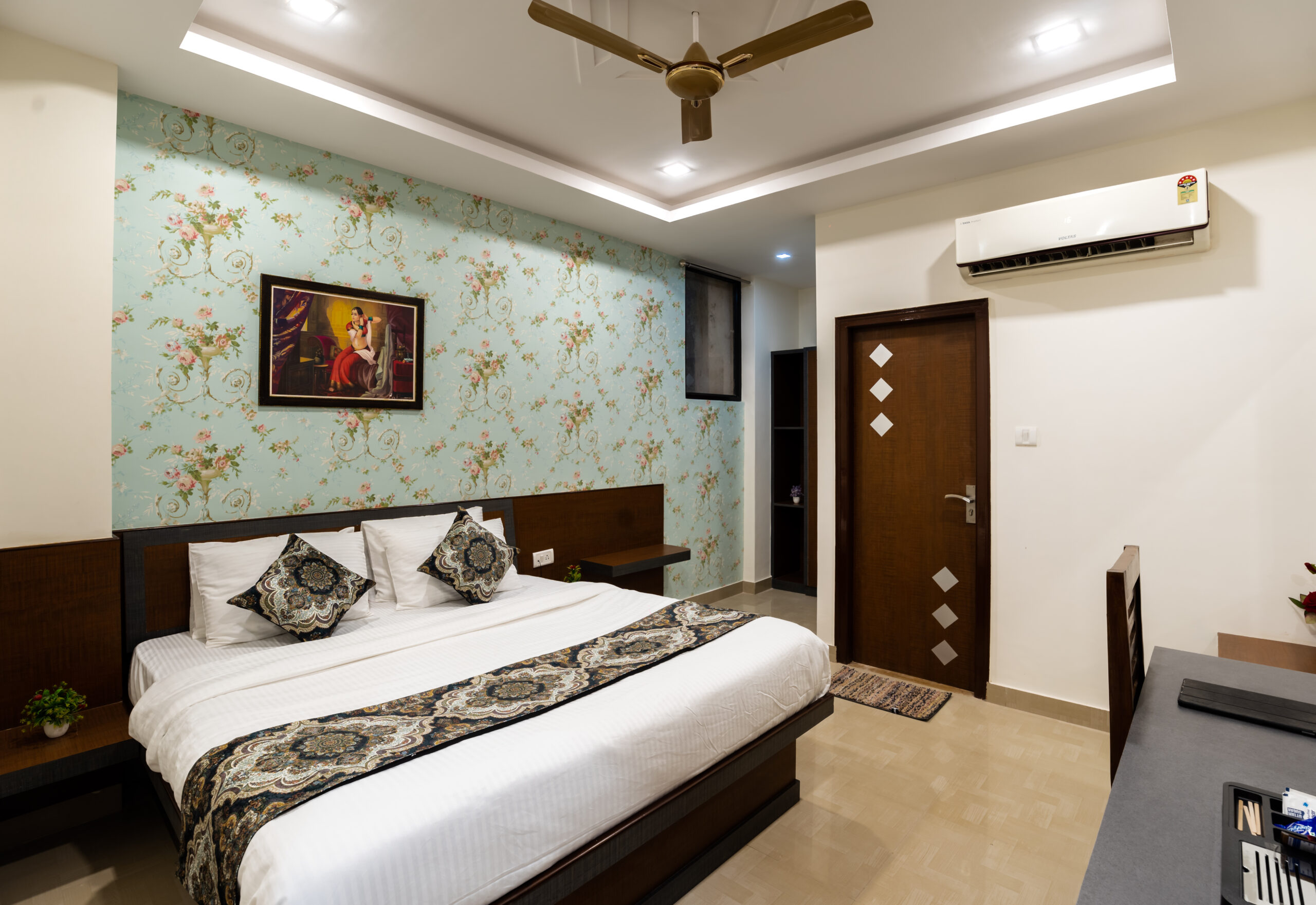 super deluxe room 6